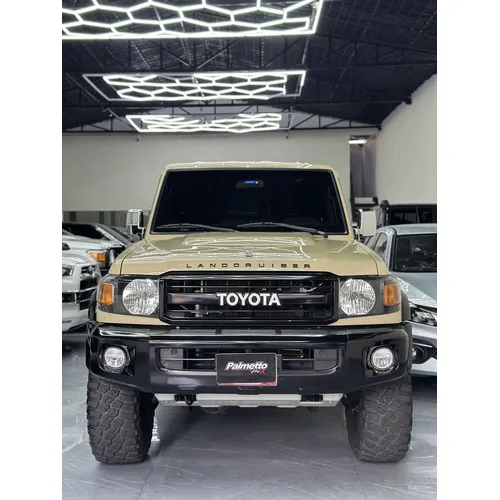 Toyota Land Cruiser 2023 Beige Caracas