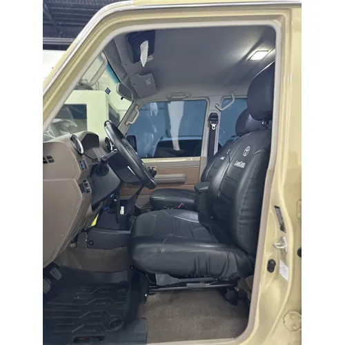 Toyota Land Cruiser 2023 Beige Caracas