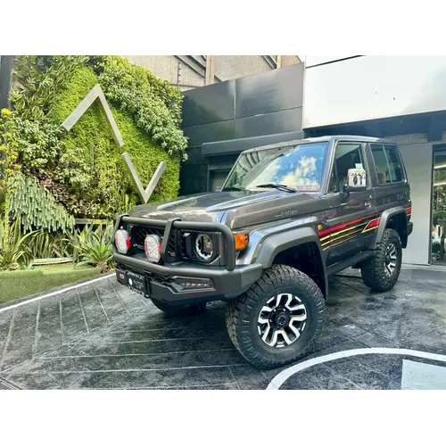 Toyota Land Cruiser 71 LX 2025 Gris Caracas