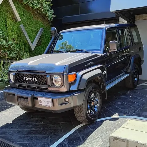 Toyota Land Cruiser 76 Machito LX 2024 Gris Caracas