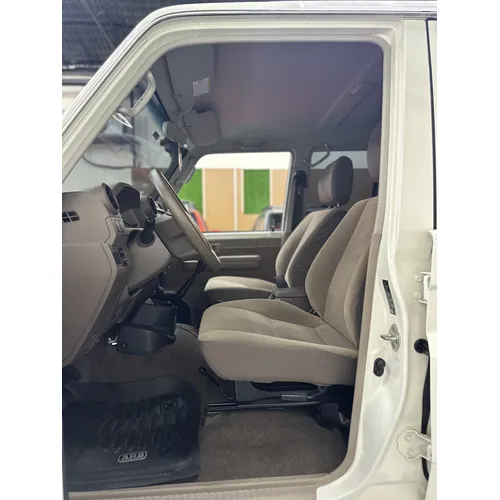 Toyota Land Cruiser Machito LX 2023 Blanco Caracas