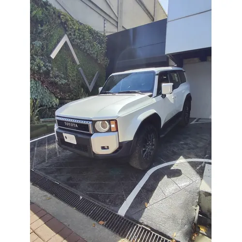 Toyota Land Cruiser Prado 2025 Blanco Caracas