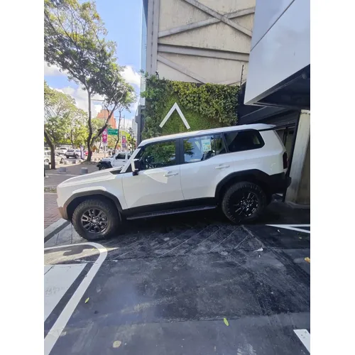 Toyota Land Cruiser Prado 2025 Blanco Caracas