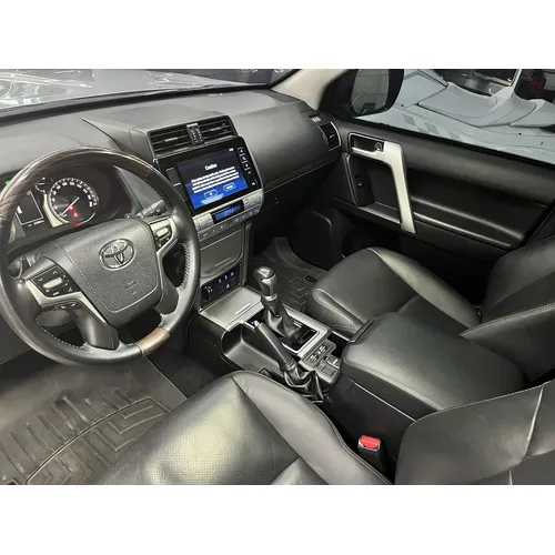 Toyota Land Cruiser Prado VX 2022 Plateado Caracas