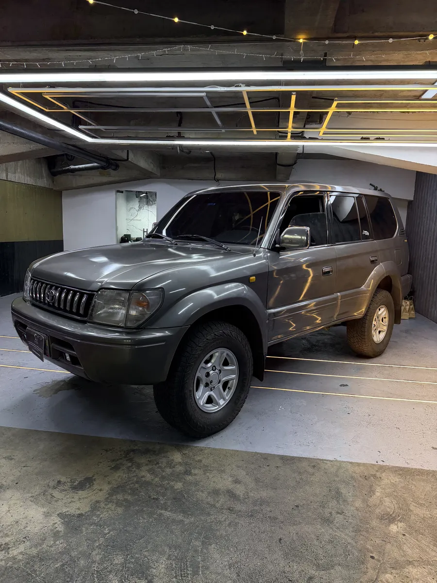 Toyota Land Cruiser Prado TRD PRO 2000 Gris Caracas