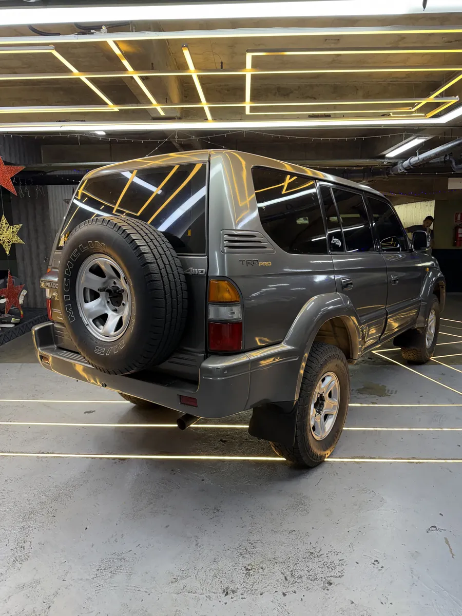 Toyota Land Cruiser Prado TRD PRO 2000 Gris Caracas