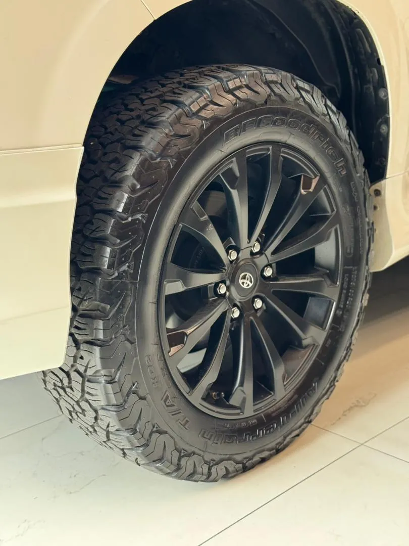 Toyota Land Cruiser Prado Vx 2022 blanco11