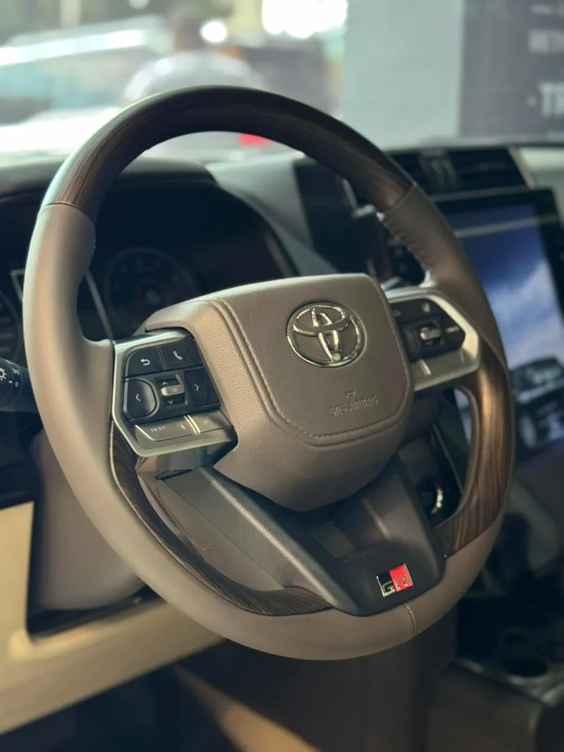 Toyota Land Cruiser Prado Vx 2022 blanco15