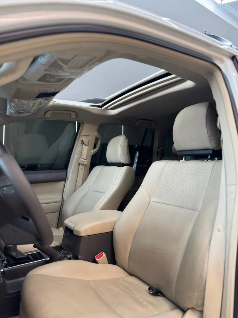 Toyota Land Cruiser Prado Vx 2022 blanco4
