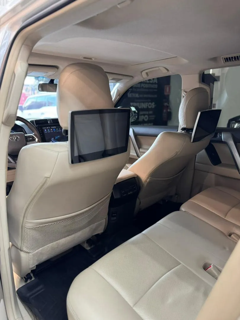Toyota Land Cruiser Prado Vx 2022 blanco7