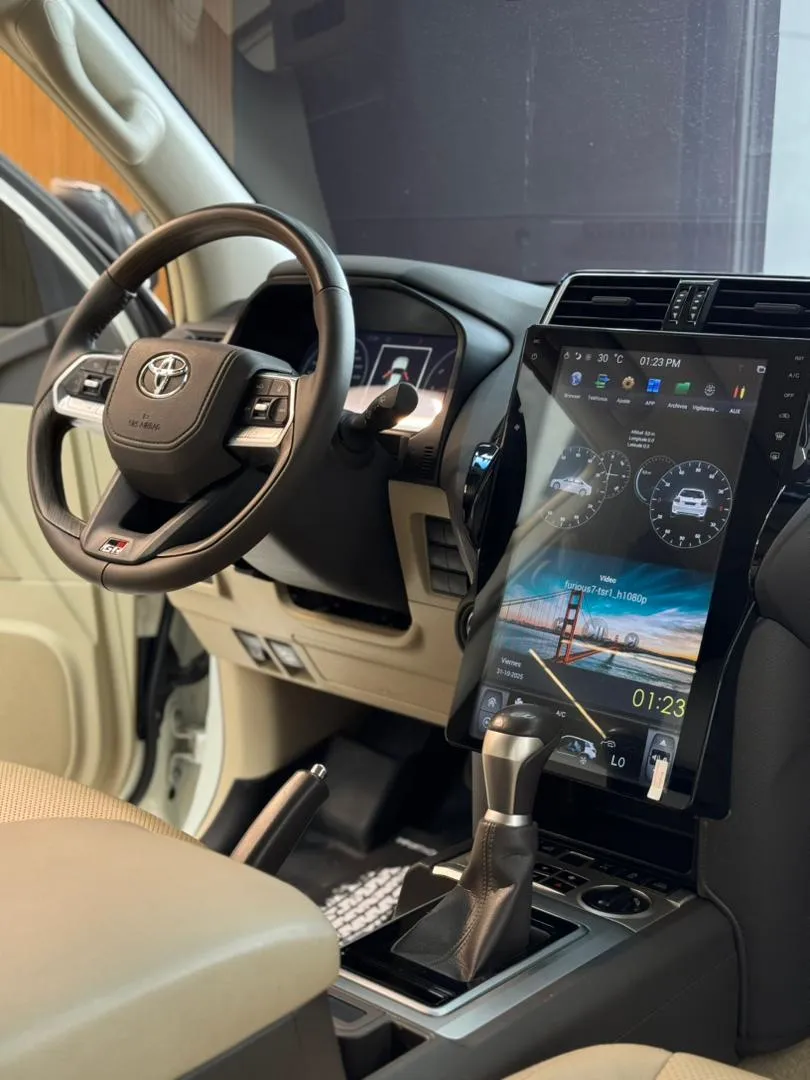 Toyota Land Cruiser Prado Vx 2022 blanco9
