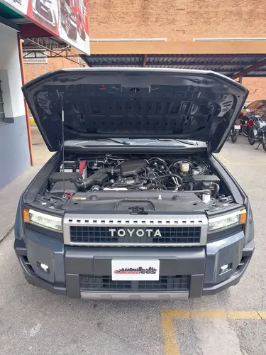 Toyota Land Cruiser Prado VX 2024 Gris Caracas