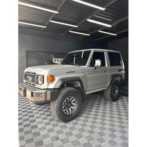 Toyota Land Cruiser S71 2024 Gris Caracas