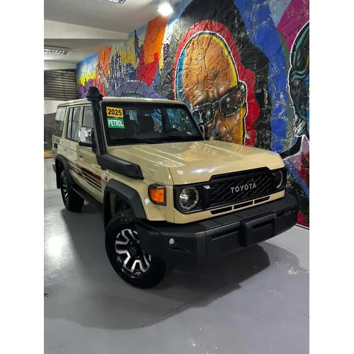 Toyota Land Cruiser S76 2025 Beige Caracas