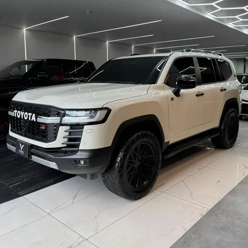 Toyota Land Cruiser 300 GR 2022 Blanco Caracas