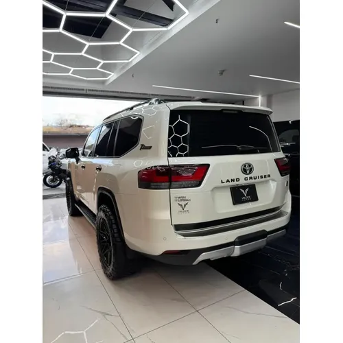Toyota Land Cruiser 300 2022 Blanco Caracas