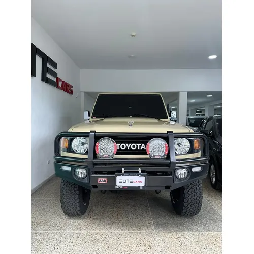 Toyota Land Cruiser 71 LX 2023 Beige Caracas