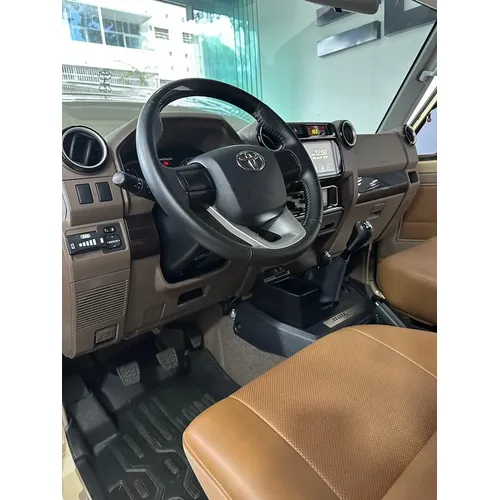 Toyota Land Cruiser 71 LX 2023 Beige Caracas