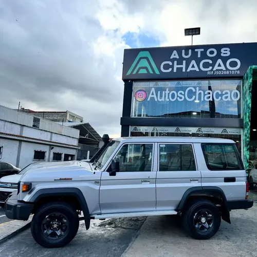 Toyota Land Cruiser 76 2026 Plateado Caracas