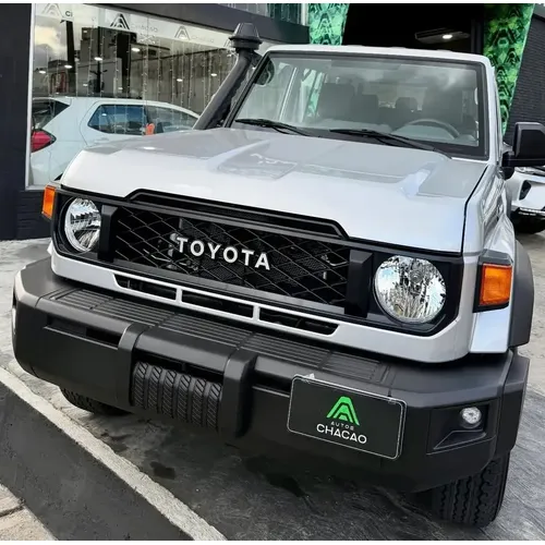 Toyota Land Cruiser 76 2026 Plateado Caracas