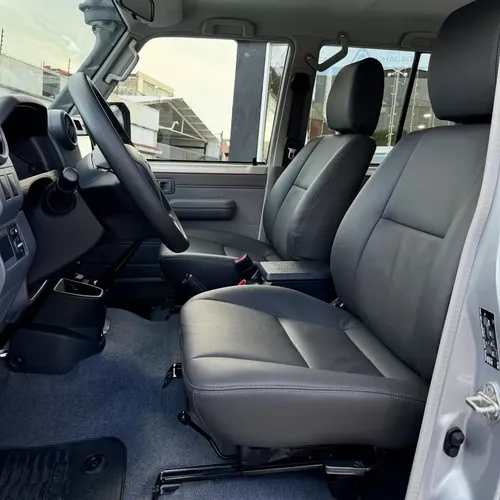 Toyota Land Cruiser 76 2026 Plateado Caracas