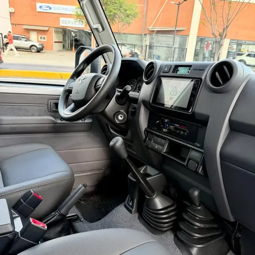 Toyota Land Cruiser 76 2026 Plateado Caracas