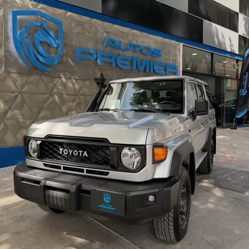 Toyota Land Cruiser 76 2026 Plateado Caracas