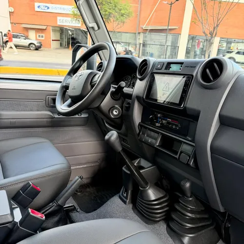 Toyota Land Cruiser 76 LX 2026 Plateado Caracas