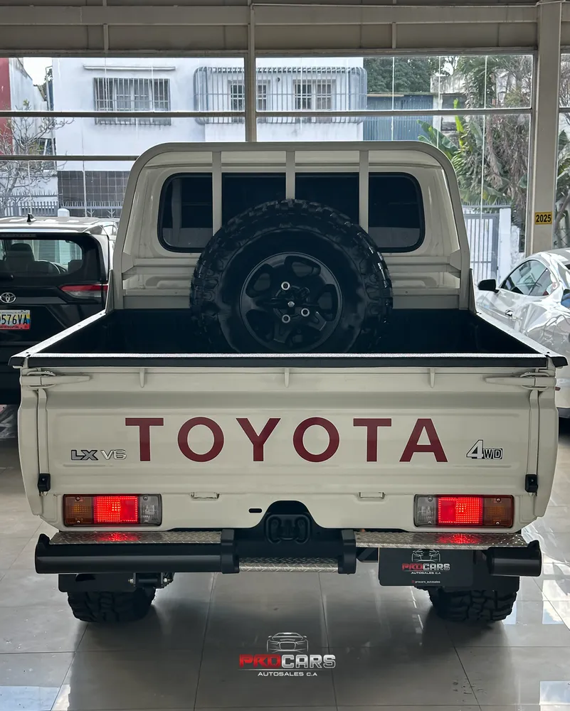 Toyota Land Cruiser 79 LX 2025 Blanco Caracas