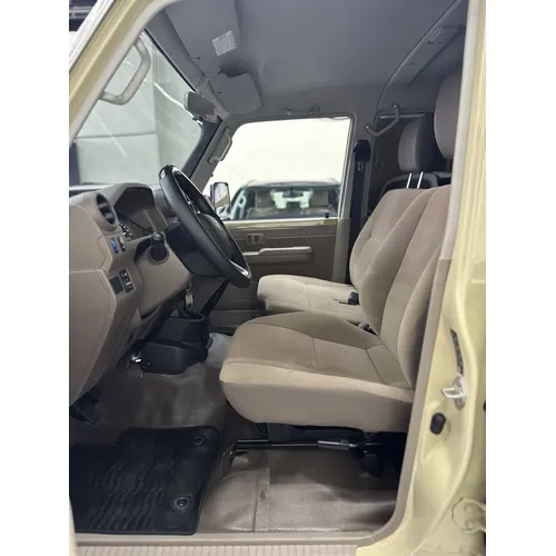 Toyota Land Cruiser 79 2024 Beige Caracas