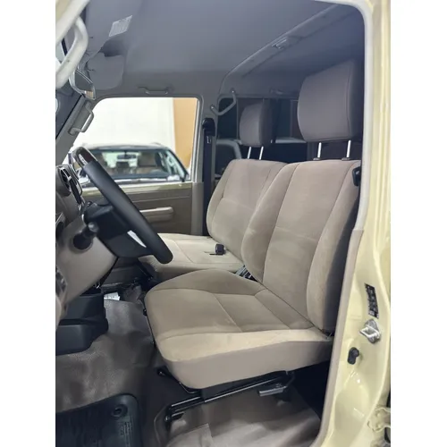 Toyota Land Cruiser 79 2024 Beige Caracas