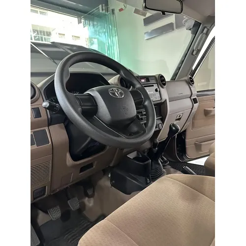 Toyota Land Cruiser 79 2025 Gris Caracas
