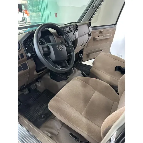 Toyota Land Cruiser 79 2025 Gris Caracas