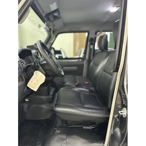Toyota Land Cruiser 79 2025 Gris Caracas