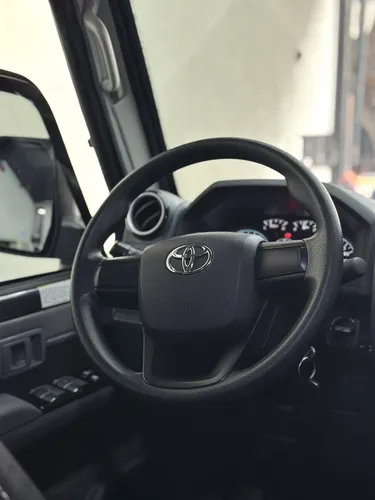 Toyota Land Cruiser 79 2025 Gris Caracas