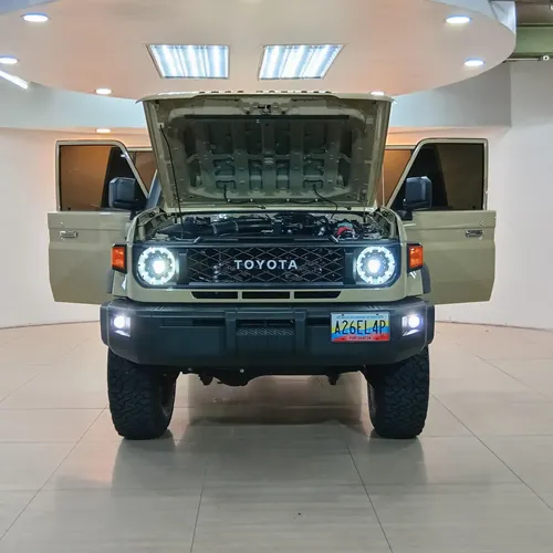 Toyota Land Cruiser 79 Hembrita 2025 Beige Caracas
