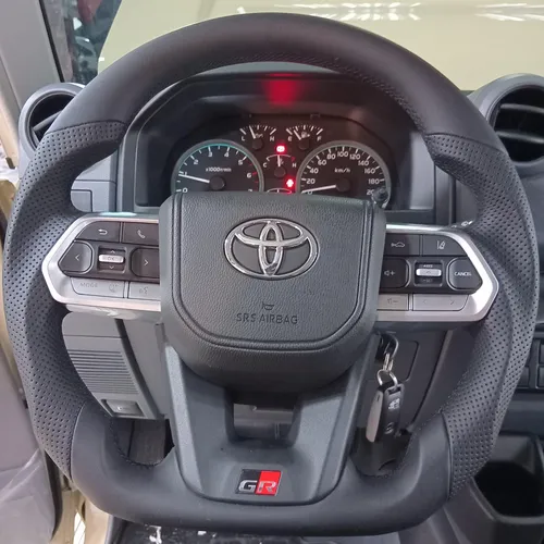 Toyota Land Cruiser 79 LX 2025 Beige Caracas