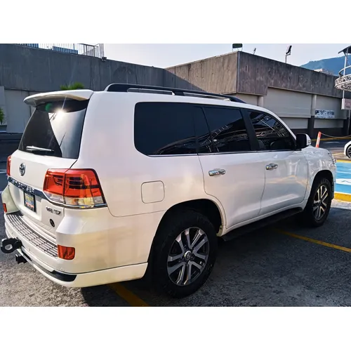 Toyota Land Cruiser URJ 200 2021 Blanco Caracas