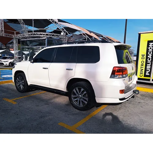 Toyota Land Cruiser URJ 200 2021 Blanco Caracas