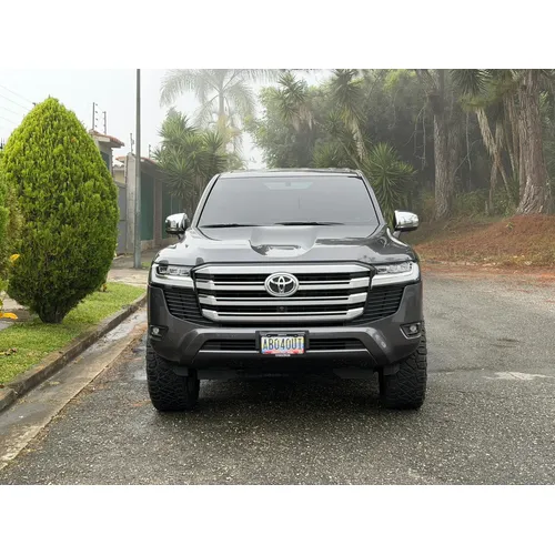 Toyota Land Cruiser VX 2024 Gris Caracas