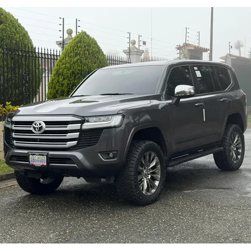 Toyota Land Cruiser VX 2024 Gris Caracas