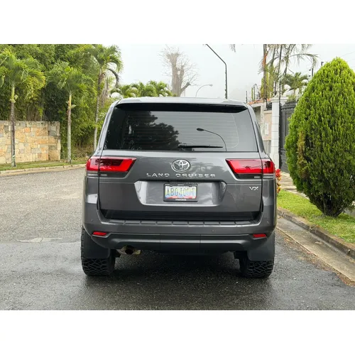 Toyota Land Cruiser VX 2024 Gris Caracas