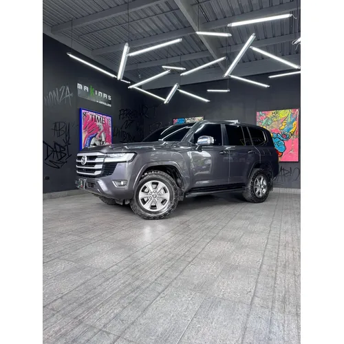 Toyota Land Cruiser 300 VX 2024 Gris Caracas