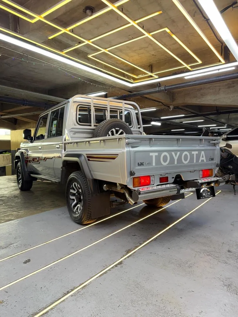 Toyota Land Cruiser 79 LX 2025 Plateado Caracas