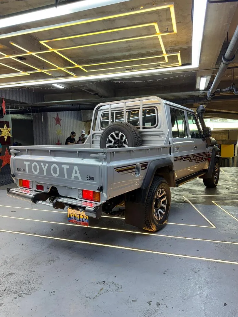Toyota Land Cruiser 79 LX 2025 Plateado Caracas