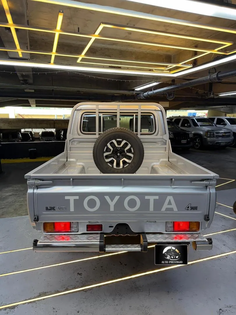 Toyota Land Cruiser 79 LX 2025 Plateado Caracas