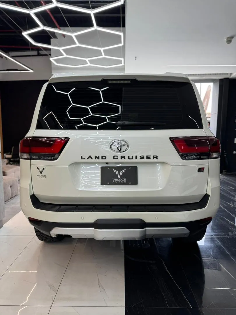 Toyota Land Cruiser 300 GR 2024 Blanco Caracas