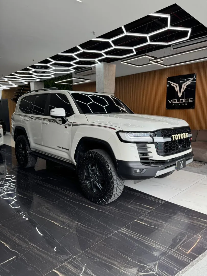 Toyota Land Cruiser 300 GR 2024 Blanco Caracas