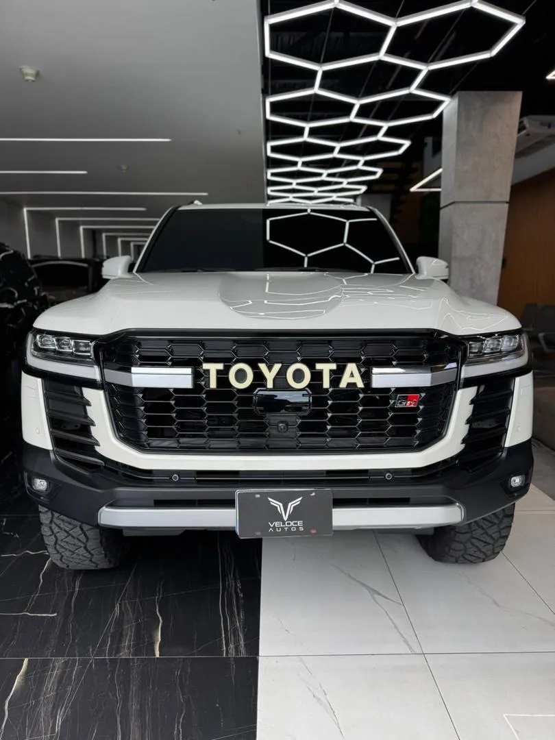 Toyota Land Cruiser 300 GR 2024 Blanco Caracas
