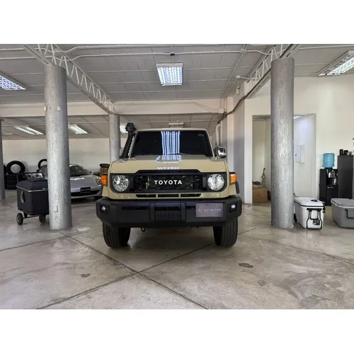 Toyota Land Cruiser 76 Hembrita 2024 Beige Valencia